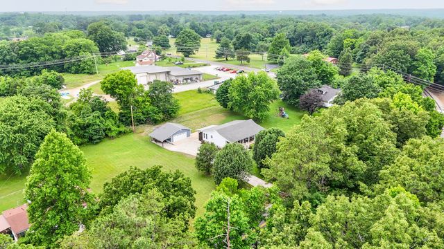 102 Printwood Drive, Dickson, TN 37055