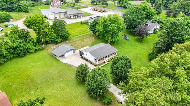 102 Printwood Drive, Dickson, TN 37055