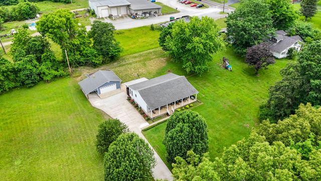 102 Printwood Drive, Dickson, TN 37055