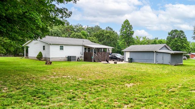 102 Printwood Drive, Dickson, TN 37055