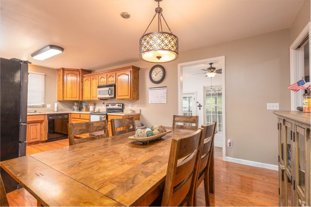 102 Printwood Drive, Dickson, TN 37055