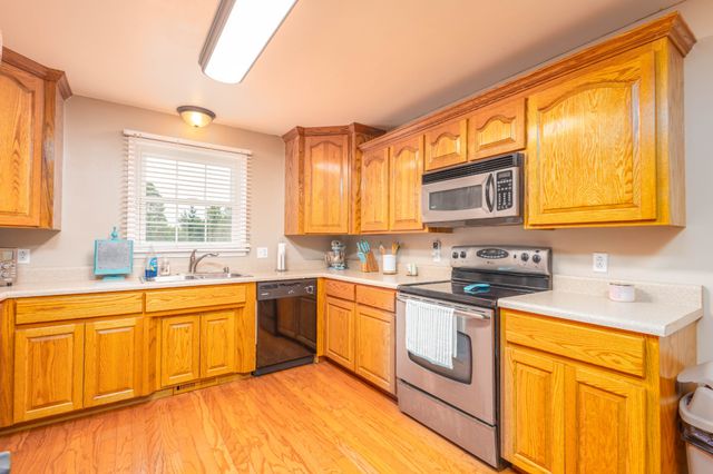 102 Printwood Drive, Dickson, TN 37055