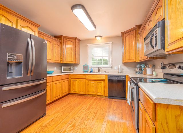 102 Printwood Drive, Dickson, TN 37055