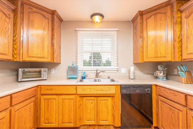 102 Printwood Drive, Dickson, TN 37055