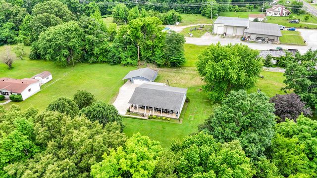 102 Printwood Drive, Dickson, TN 37055