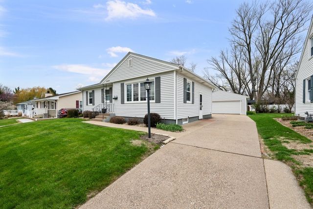 3017 37th Avenue, Rock Island, IL 61201