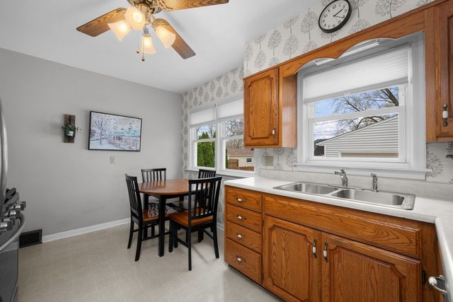 3017 37th Avenue, Rock Island, IL 61201