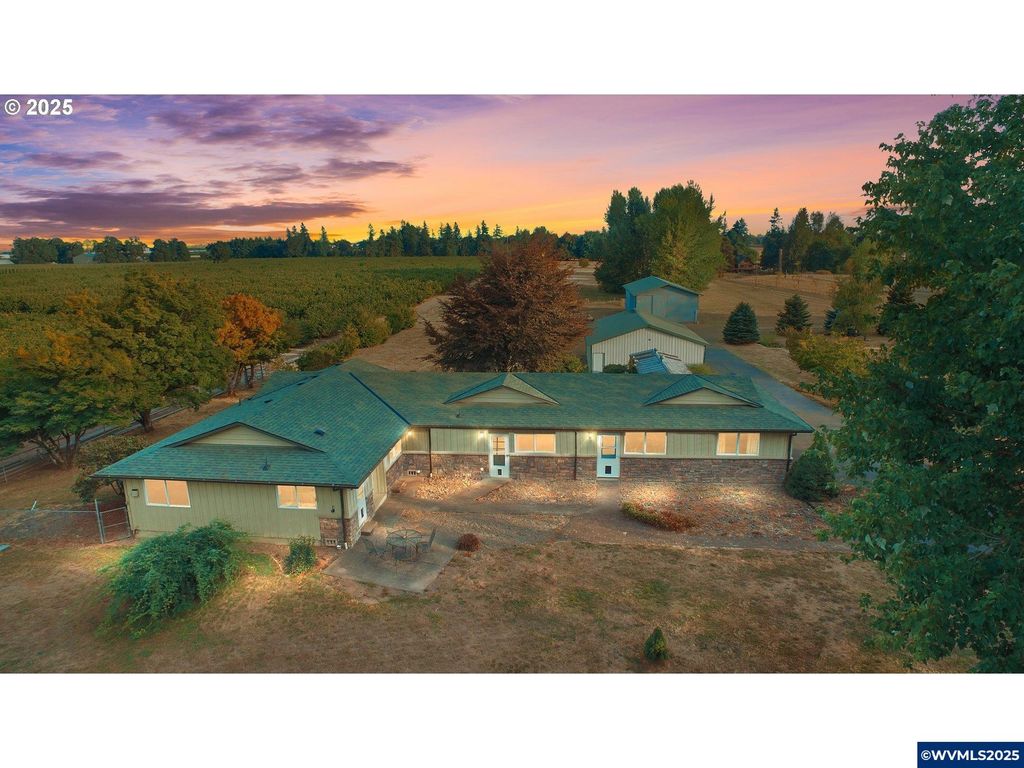10418 Champoeg Rd NE, Aurora, OR 97002