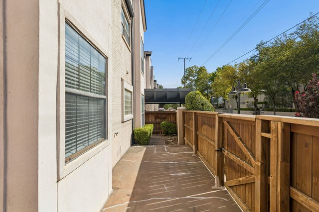 3901 Travis Street 100, Dallas, TX 75204