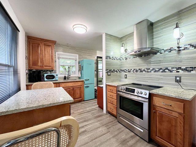 6116 W Oklahoma AVENUE, Milwaukee, WI 53219