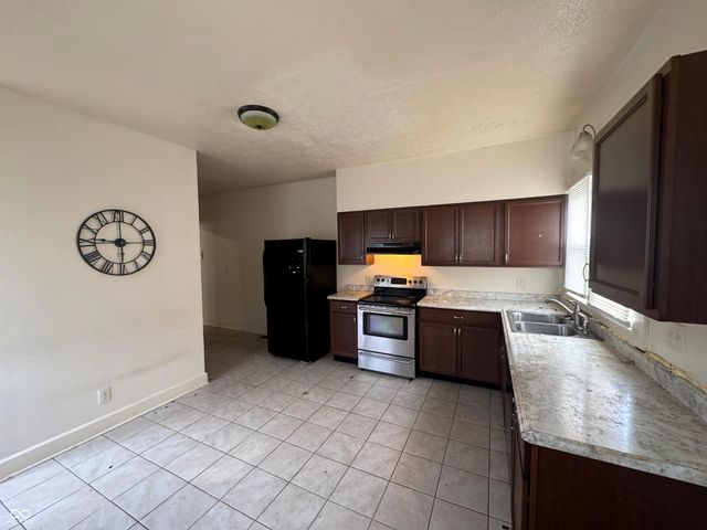 270 E Parkview Avenue, Indianapolis, IN 46201