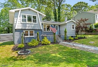 103 Carteret Rd, Hopatcong Boro, NJ 07843