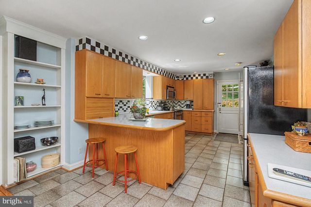 1018 BROOKLANDWOOD RD, Lutherville Timonium, MD 21093