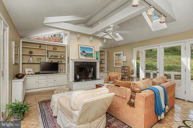 1018 BROOKLANDWOOD RD, Lutherville Timonium, MD 21093
