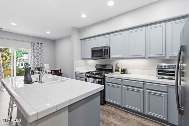 2632 Night Jasmine Drive, Simi Valley, CA 93065