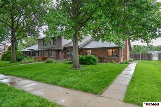 1122 Rockhurst Drive, Lincoln, NE 68510