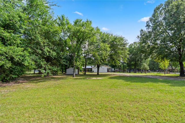 109 Rs County Road 3319, Emory, TX 75440