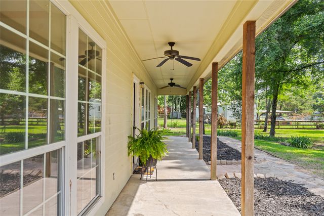 109 Rs County Road 3319, Emory, TX 75440