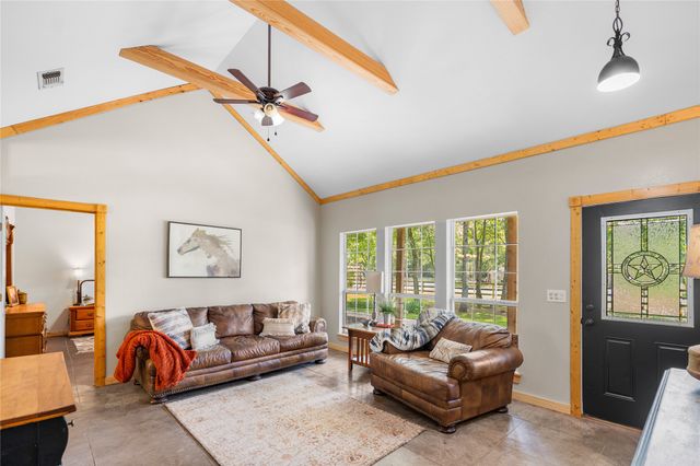 109 Rs County Road 3319, Emory, TX 75440
