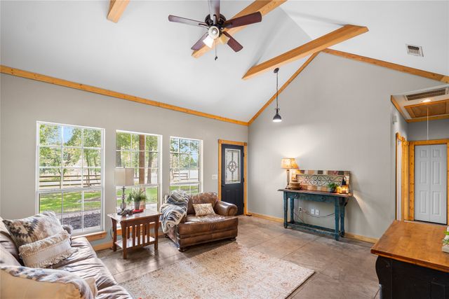 109 Rs County Road 3319, Emory, TX 75440