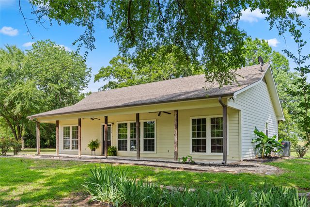 109 Rs County Road 3319, Emory, TX 75440