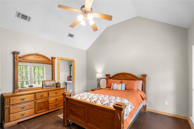 109 Rs County Road 3319, Emory, TX 75440