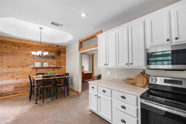109 Rs County Road 3319, Emory, TX 75440