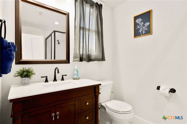 400 N Bowie Street, Seguin, TX 78155