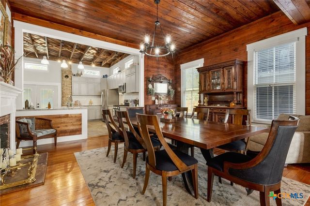 400 N Bowie Street, Seguin, TX 78155