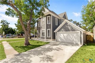 400 N Bowie Street, Seguin, TX 78155