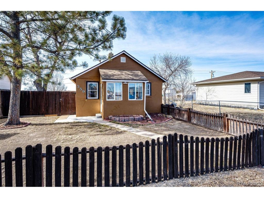 359 S Sherman St, Byers, CO 80103
