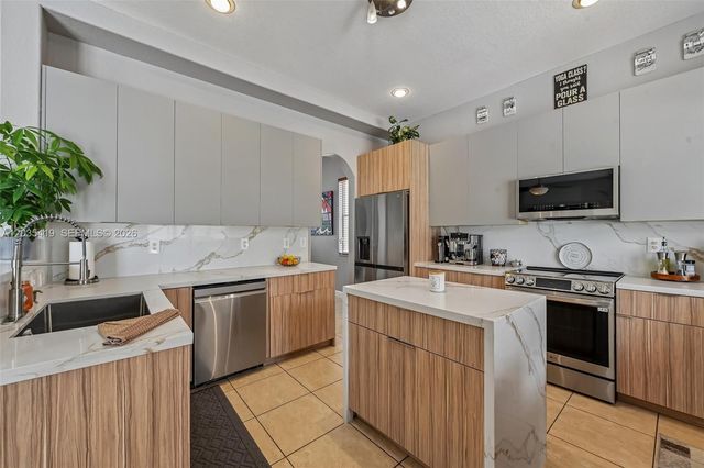 18159 NW 90th Avenue, Hialeah, FL 33018