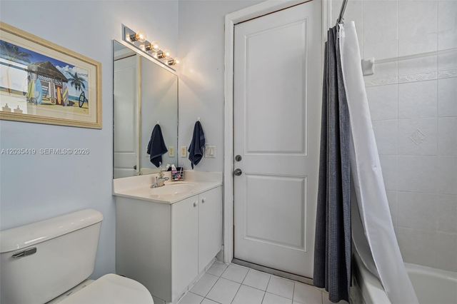 18159 NW 90th Avenue, Hialeah, FL 33018