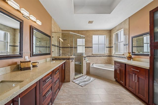 18159 NW 90th Avenue, Hialeah, FL 33018