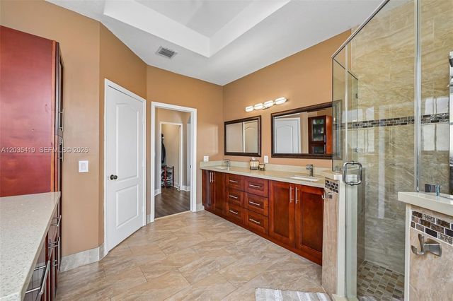 18159 NW 90th Avenue, Hialeah, FL 33018