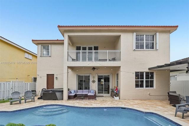 18159 NW 90th Avenue, Hialeah, FL 33018