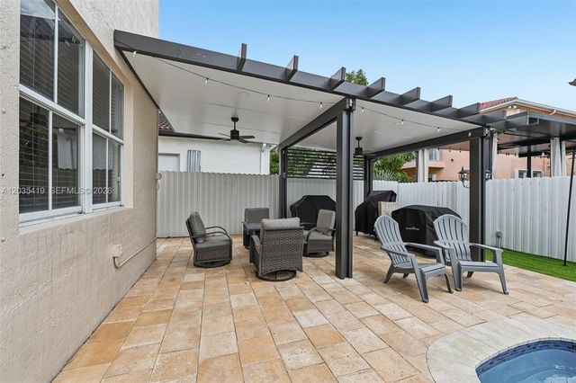 18159 NW 90th Avenue, Hialeah, FL 33018