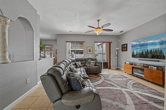 18159 NW 90th Avenue, Hialeah, FL 33018