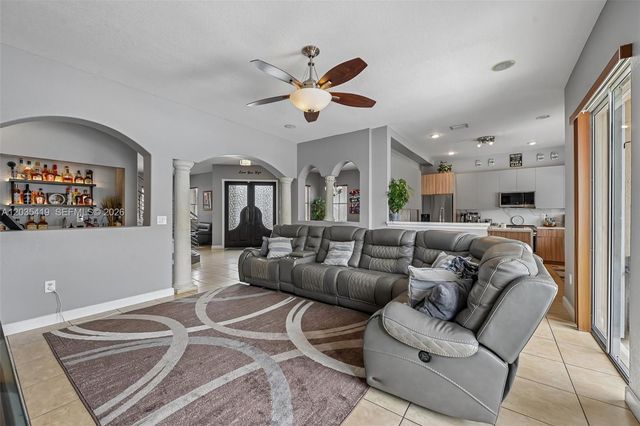 18159 NW 90th Avenue, Hialeah, FL 33018