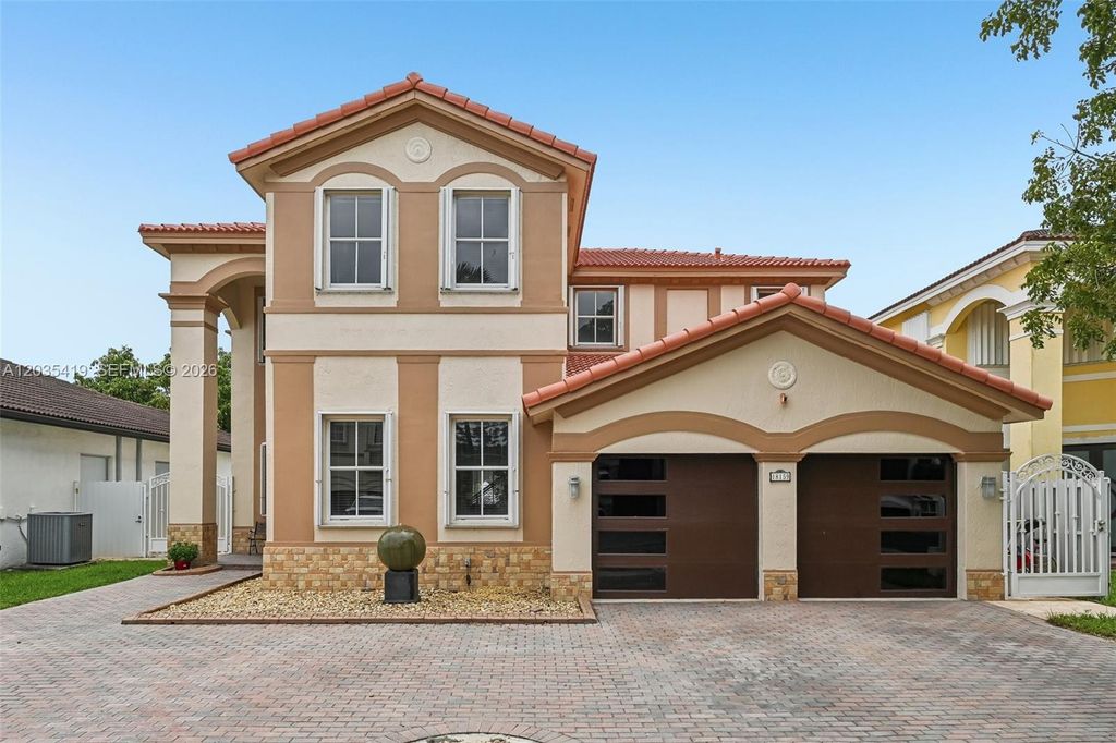 18159 NW 90th Avenue, Hialeah, FL 33018