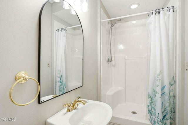 3914 Leaf Point, Kingsport, TN 37663