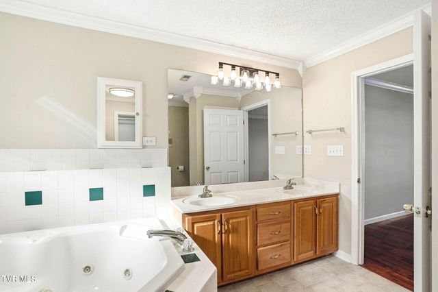 3914 Leaf Point, Kingsport, TN 37663