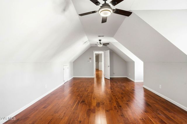 3914 Leaf Point, Kingsport, TN 37663