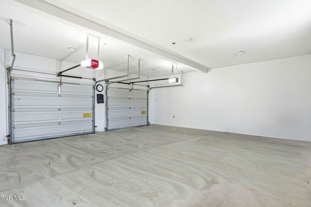 3914 Leaf Point, Kingsport, TN 37663