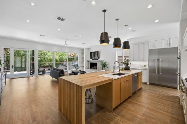 6726 Lake Circle Drive, Dallas, TX 75214