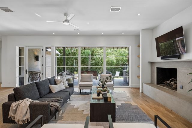 6726 Lake Circle Drive, Dallas, TX 75214