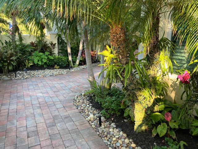 333 Pelican Way, Delray Beach, FL 33483