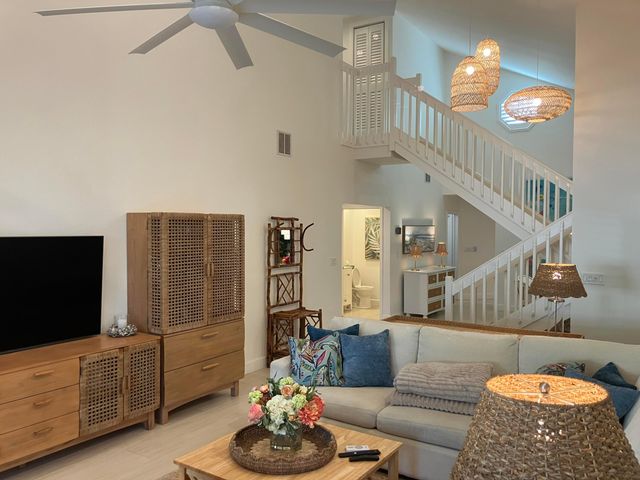 333 Pelican Way, Delray Beach, FL 33483