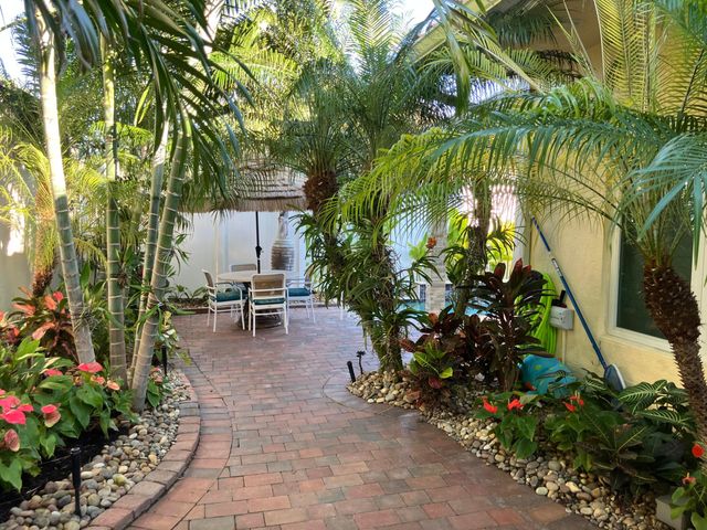 333 Pelican Way, Delray Beach, FL 33483