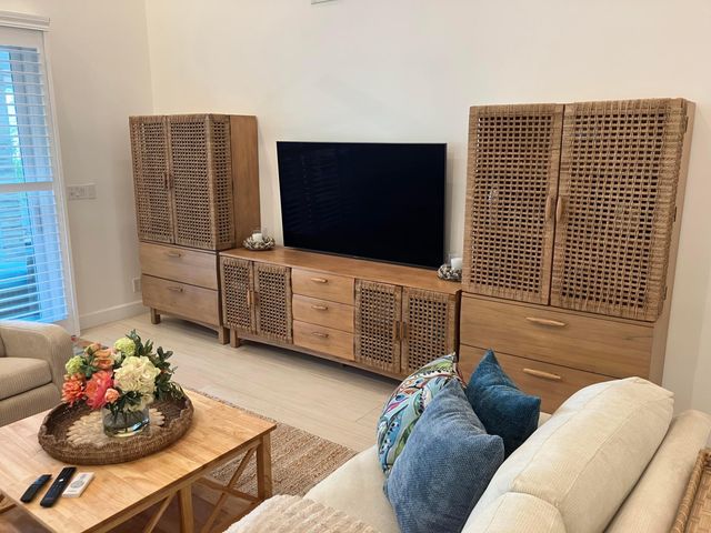 333 Pelican Way, Delray Beach, FL 33483